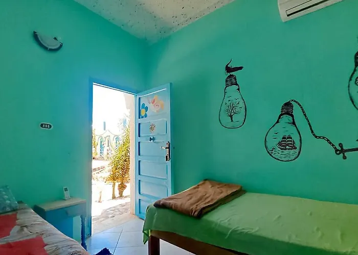 Blue Bird فندق نويبع