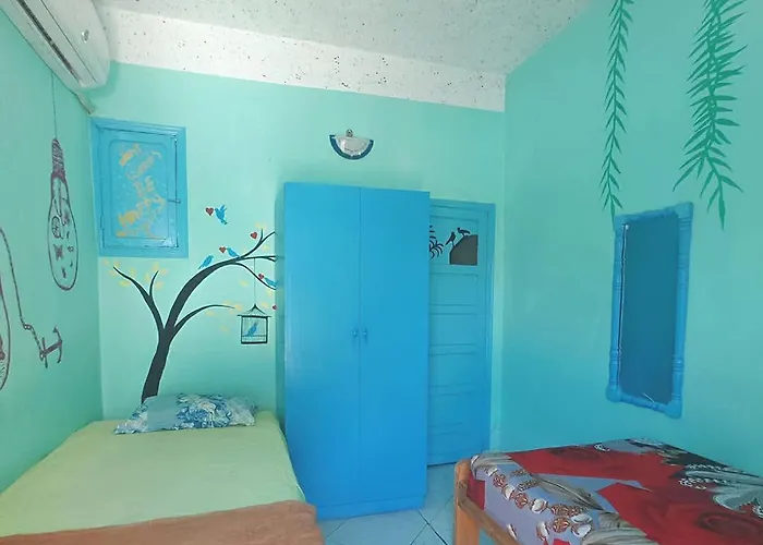 فندق Blue Bird *