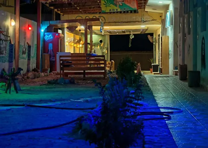 فندق Blue Bird