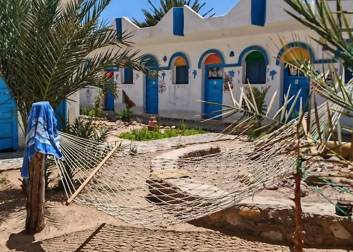 Blue Bird فندق *